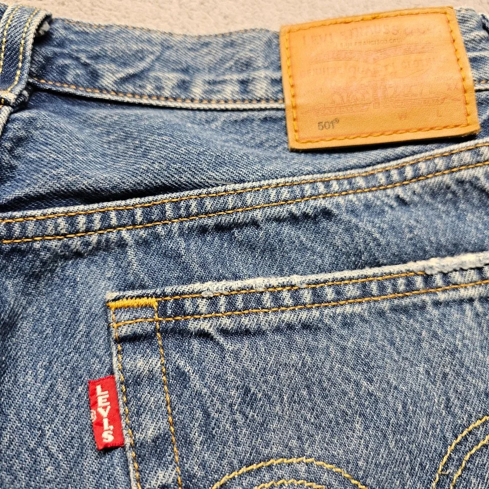 Levi's 501 Original Fit Jeans Mens 28x30 Blue Denim Medium Wash Faded Distressed